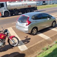 Acidente de trânsito deixa motociclista ferido no Trevo Cataratas, em Cascavel Imagem referente a Acidente de trânsito deixa motociclista ferido no Trevo Cataratas, em Cascavel