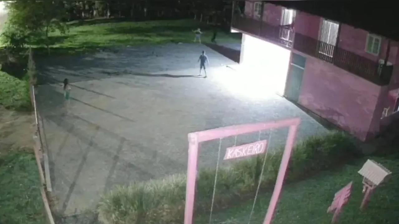 Mulheres são brutalmente agredidas a marteladas após briga por R$ 100 em boate Mulheres são brutalmente agredidas a marteladas após briga por R$ 100 em boate