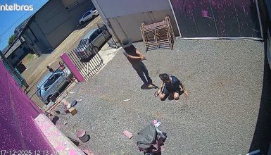 Imagem referente a Câmera flagra execução: ex-sogro mata a tiros suposto agressor da filha e foge