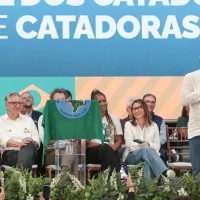 Imagem referente a Lula defende que catadores tenham mais acesso à serviços públicos