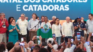 Catadores devem ser aplaudidos como agentes ambientais, diz Boulos