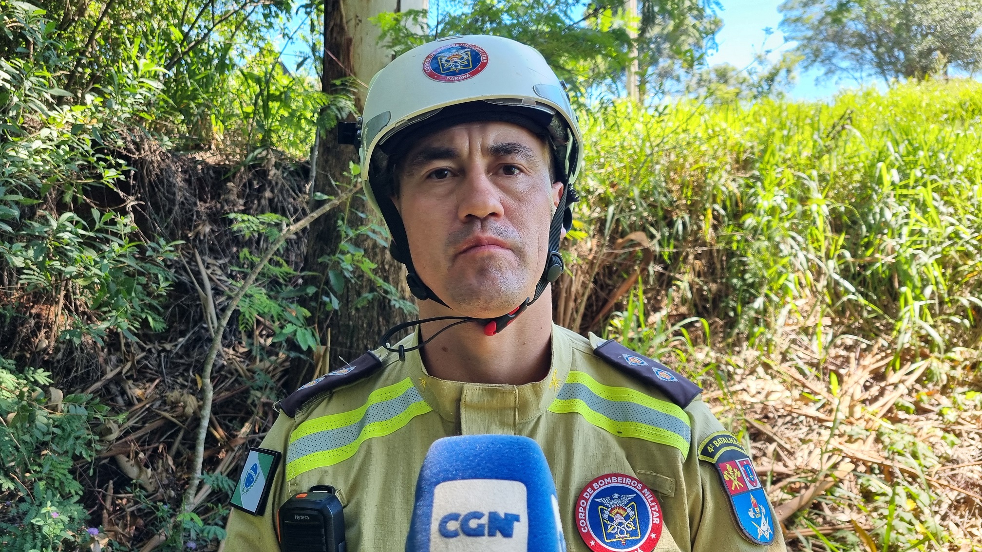 Imagem referente a Caminhoneiro sofreu contusão bastante violenta, afirma Oficial do Corpo de Bombeiros sobre acidente na PR-180