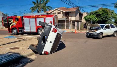 Imagem referente a Pancada entre dois carros deixa Gol capotado e seis vítimas em cruzamento no Maria Luiza