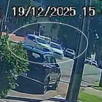 Imagem referente a Câmera flagra acidente entre Ka e EcoSport no cruzamento da Rua da Bandeira com Voluntários da Pátria