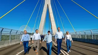 Lula inaugura ponte em Foz do Iguaçu e critica quem constrói “muros”
