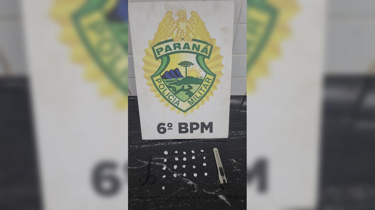 Polícia Militar apreende crack e encaminha suspeitos por tráfico de drogas