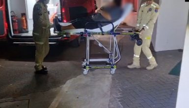 Imagem referente a Estudante é socorrida pelo Siate após cair em escadaria de colégio no bairro Floresta