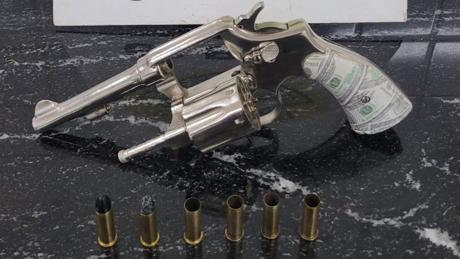 Homem é preso por porte ilegal de arma de fogo no Sanga Funda, em Cascavel