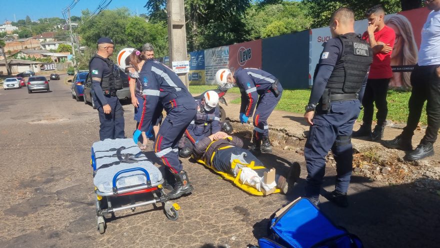 Motociclista fica ferido em acidente com carro no Jardim Alvorada