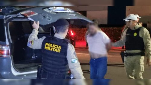Homem é conduzido à delegacia por desacato durante Operação Lei Seca em Cascavel