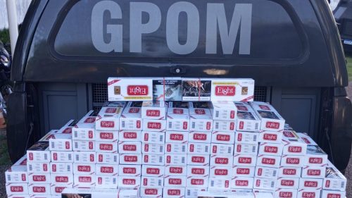 GPOM apreende cigarros de origem paraguaia durante patrulhamento na Rodoviária de Cascavel Imagem referente a GPOM apreende cigarros de origem paraguaia durante patrulhamento na Rodoviária de Cascavel