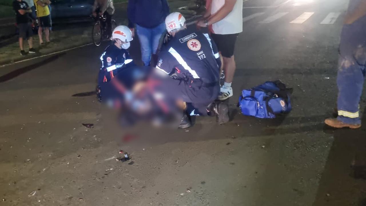 Imagem referente a Motociclista tem fratura exposta após acidente na Avenida Piquiri