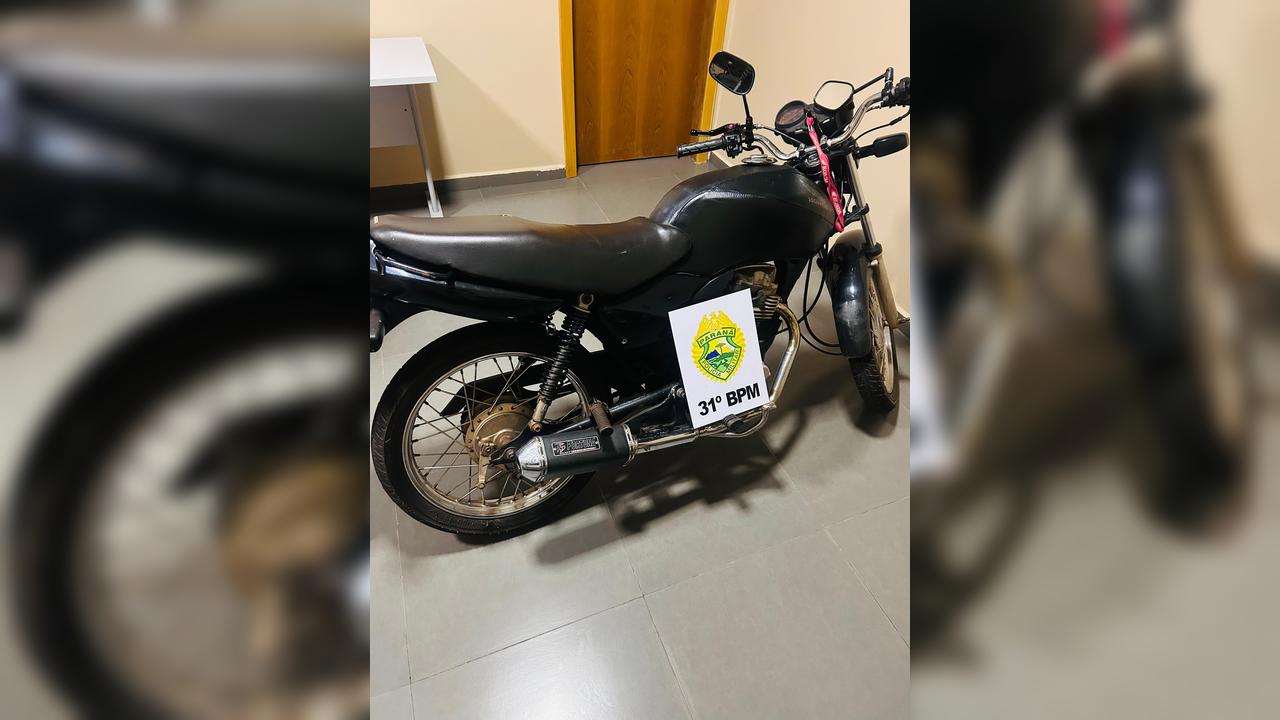 Piloto sem habilitação perde moto com escapamento alterado em blitz