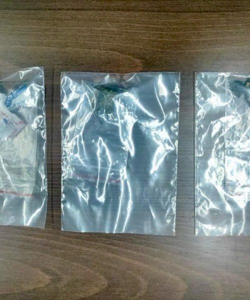 Jovem é preso por tráfico de drogas após tentativa de fuga no Centro de Cascavel Imagem referente a Jovem é preso por tráfico de drogas após tentativa de fuga no Centro de Cascavel