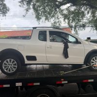 Imagem referente a Ladrões quebram vidros e furtam Saveiro, mas GM recupera veículo em poucas horas