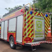 Imagem referente a Área de mata pega fogo e Bombeiros são mobilizados ao Jardim Montreal, em Cascavel