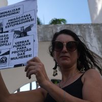 Ato nos Arcos da Lapa pede fim da violência contra mulheres e LGBTQIA+ Imagem referente a Ato nos Arcos da Lapa pede fim da violência contra mulheres e LGBTQIA+