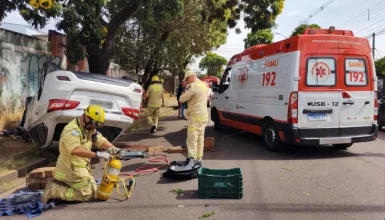 Imagem referente a Homem em situação de rua tem braço arrancado em capotamento; motorista foge sem prestar socorro