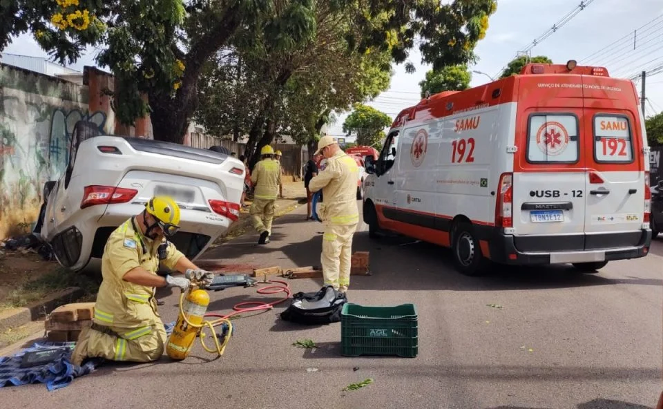 Homem em situação de rua tem braço arrancado em capotamento; motorista foge sem prestar socorro