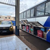 Imagem referente a Polícia barra ônibus na BR-369 lotado de mercadorias do Paraguai rumo a SP