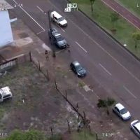 Imagem referente a Imagens aéreas mostram 'perseguição' a Peugeot com contrabando na entrada de Cascavel