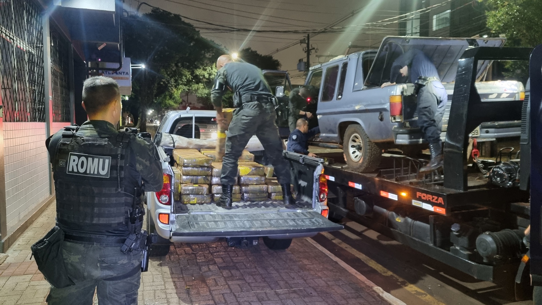 Aproximadamente 700 kg de maconha são apreendidos em ação das equipes da ROMU e Canil da GM