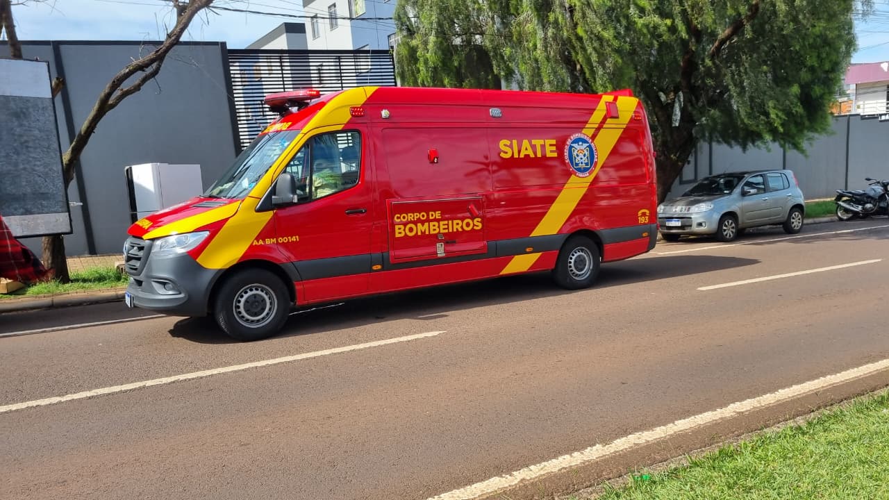 Fazendo mudança, homem se corta em peça de geladeira e precisa de socorro