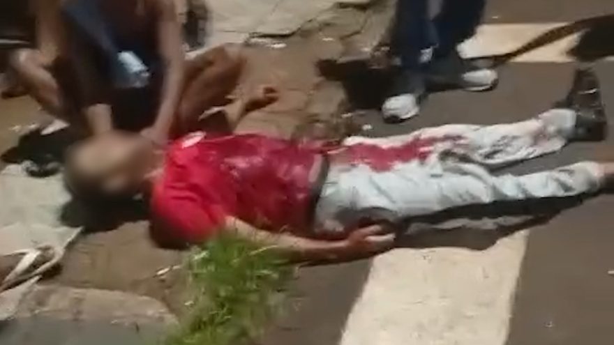 Homem morre após briga registrada em vídeo na madrugada em Nova Aurora