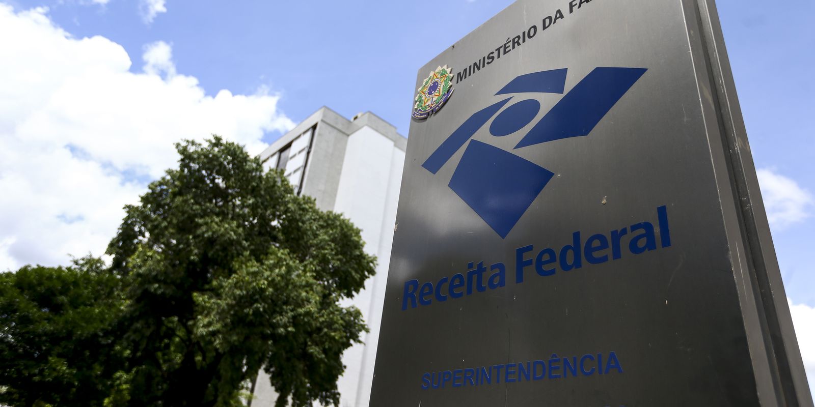 Arrecadação federal bate recorde de R$ 226,75 bilhões em novembro Arrecadação federal bate recorde de R$ 226,75 bilhões em novembro
