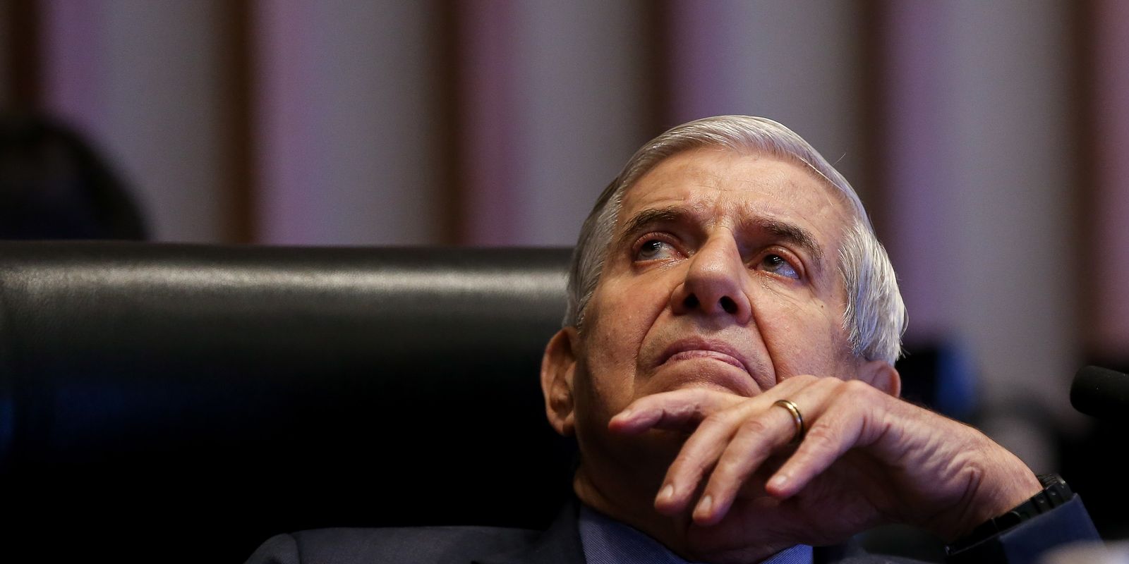 Moraes concede prisão domiciliar humanitária a Augusto Heleno Moraes concede prisão domiciliar humanitária a Augusto Heleno