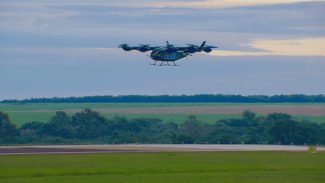 Eve, da Embraer, faz primeiro voo do protótipo de 