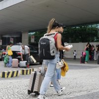 Paes anuncia reunião com ministro para discutir situação de aeroportos Imagem referente a Paes anuncia reunião com ministro para discutir situação de aeroportos