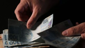 Governo libera saldo do FGTS retido pelo saque-aniversário