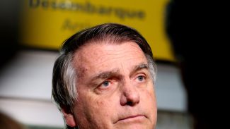Bolsonaro deve ser internado amanhã para realizar cirurgia