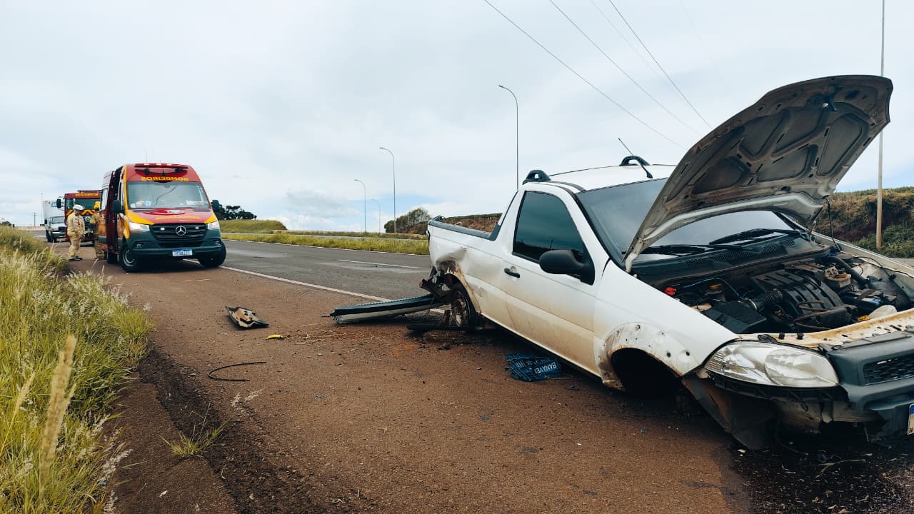Strada capota e homem fica ferido na BR-467, em Cascavel