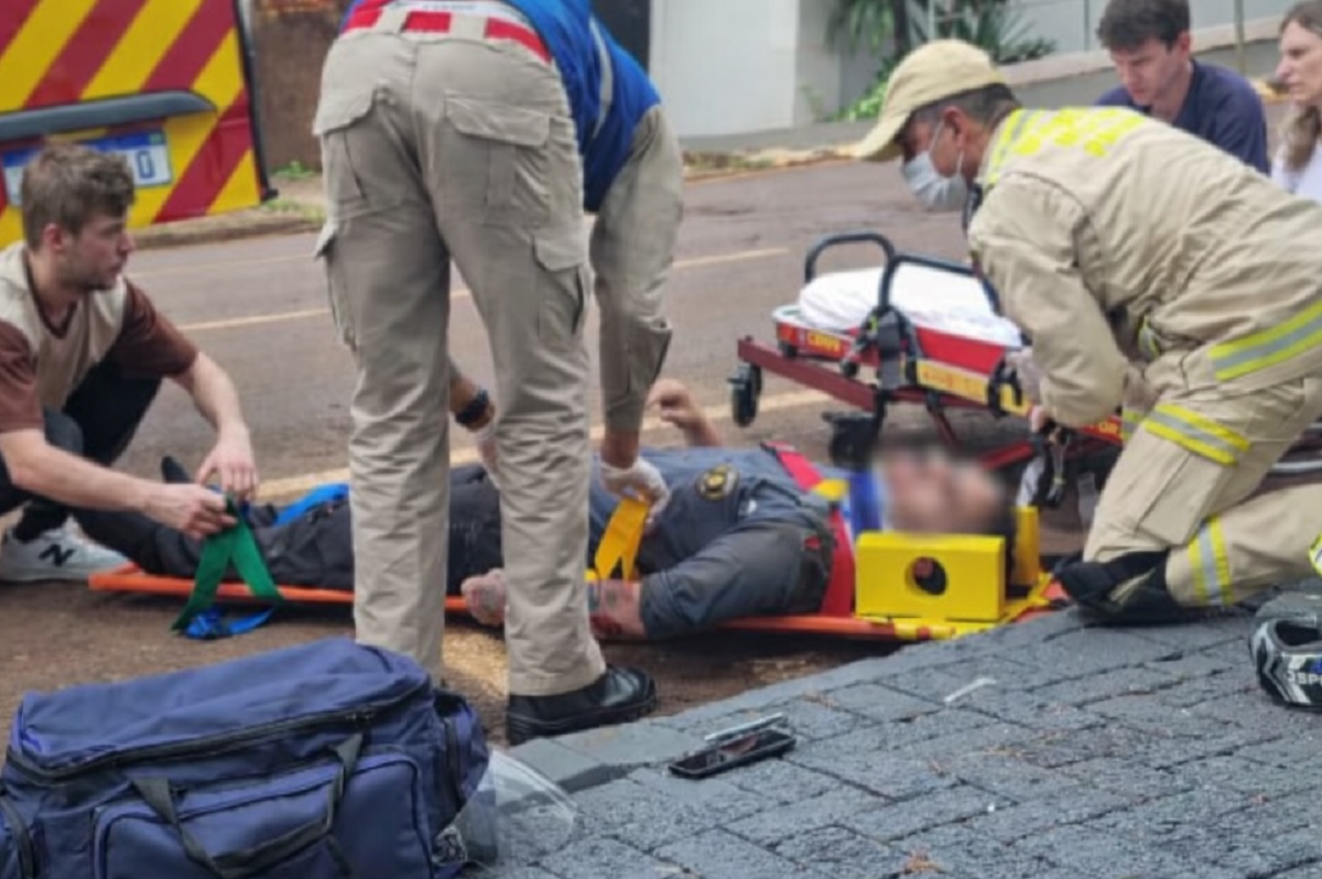 Siate é chamado ao Centro de Cascavel para atender vítima de acidente na Rua São Paulo