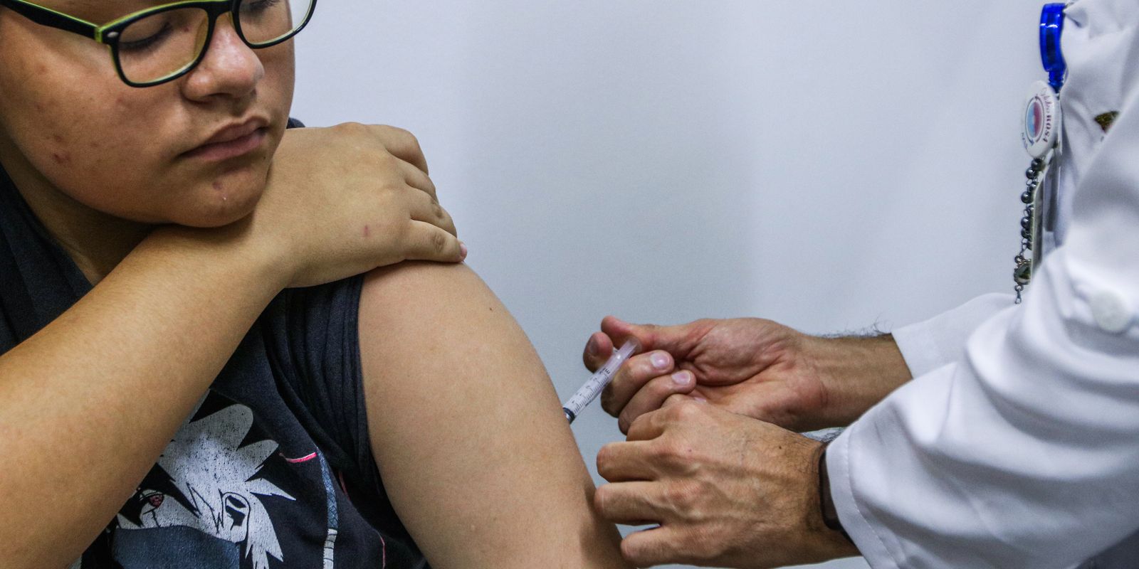 Jovens de 15 a 19 anos podem se vacinar contra HPV até junho de 2026 Jovens de 15 a 19 anos podem se vacinar contra HPV até junho de 2026