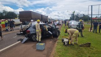 Acidente com múltiplos veículos provoca o caos na BR-277, em Cascavel