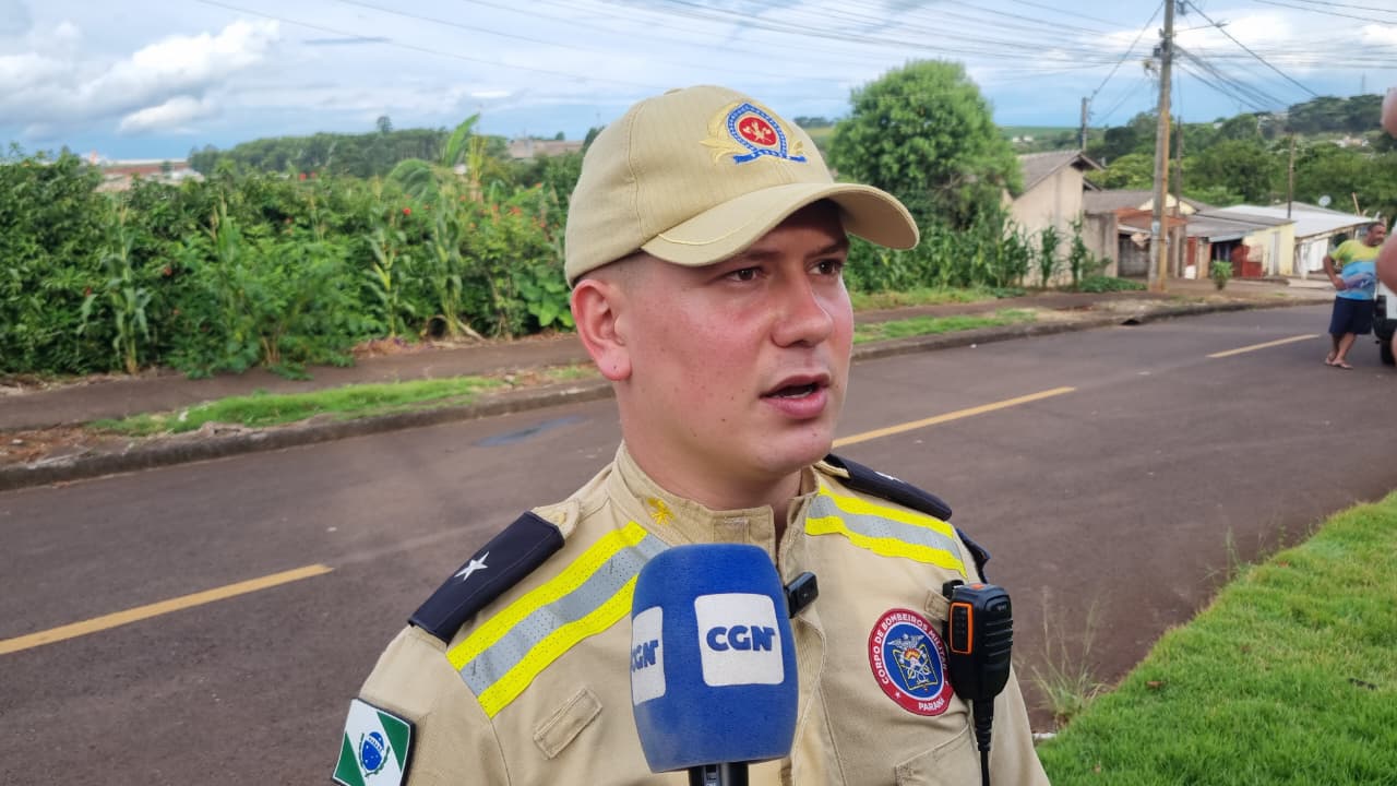 Bombeiro fala sobre estado de saúde de idosa atacada por cachorros no Bairro Cataratas Bombeiro fala sobre estado de saúde de idosa atacada por cachorros no Bairro Cataratas