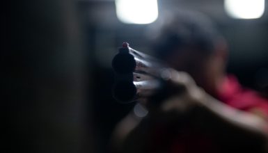 Imagem referente a Homem é rejeitado por prostitutas, se revolta e atira na cabeça de cliente