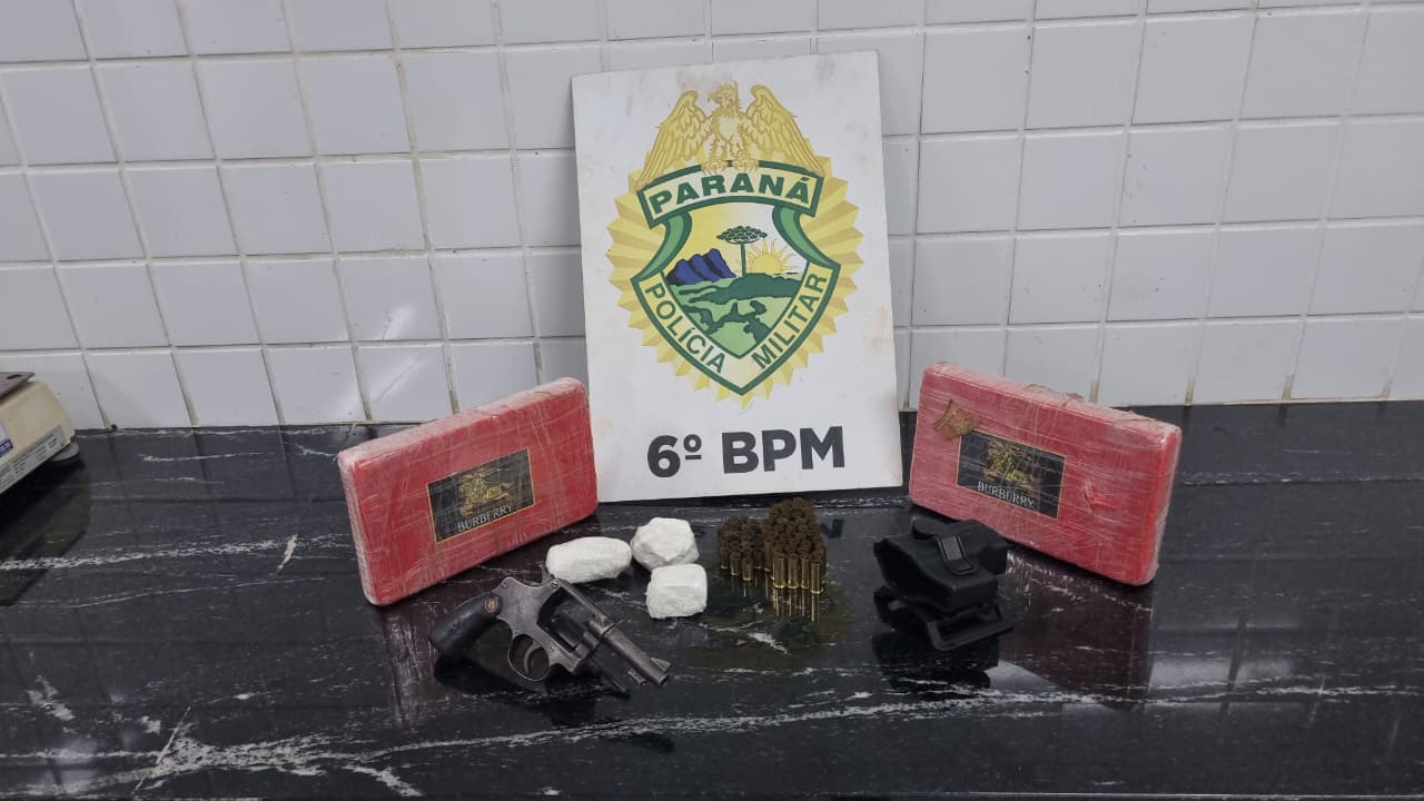 Suspeito escapa, mas PM apreende revólver, munições e cocaína no Bairro Tropical Suspeito escapa, mas PM apreende revólver, munições e cocaína no Bairro Tropical