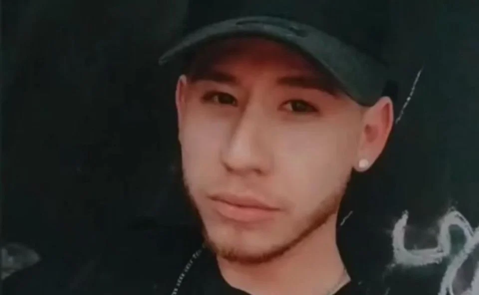 Jovem encontrado morto boiando em rio é identificado; ex-namorada é procurada pela polícia Imagem referente a Jovem encontrado morto boiando em rio é identificado; ex-namorada é procurada pela polícia