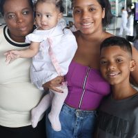 Mulheres veem no Natal a data para deixar a saudade e unir a família Imagem referente a Mulheres veem no Natal a data para deixar a saudade e unir a família