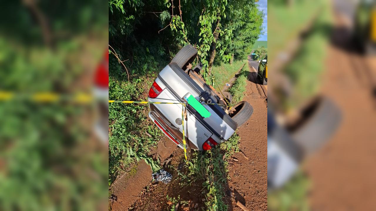 Gol capota na PR-573 entre Corbélia e Braganey