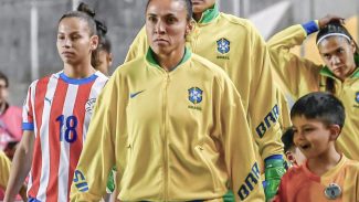Marta e Gabi Zanotti estão na final do prêmio Rainha da América Marta e Gabi Zanotti estão na final do prêmio Rainha da América
