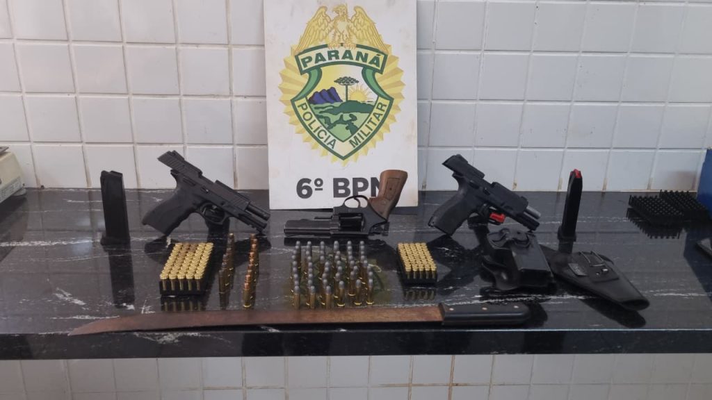 Homem alterado é preso após ser pego com arsenal proibido em Cascavel