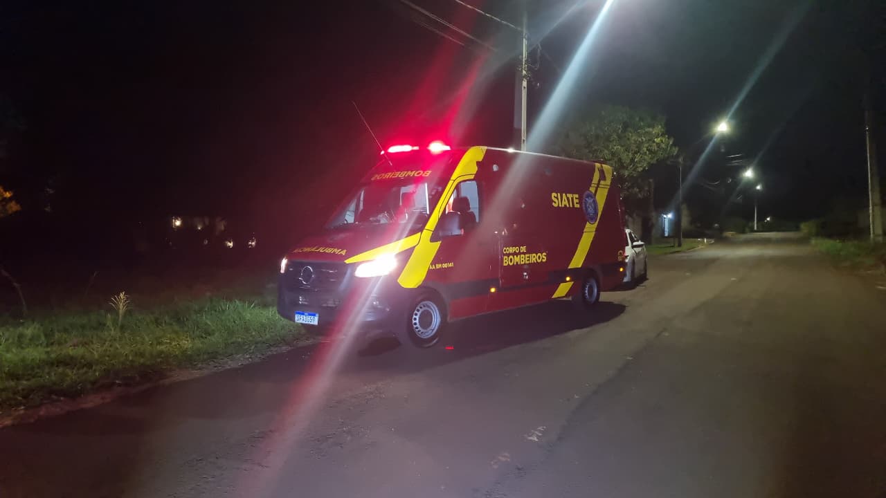 Homem é atropelado na Rua Pedro Ivo e fica ferido