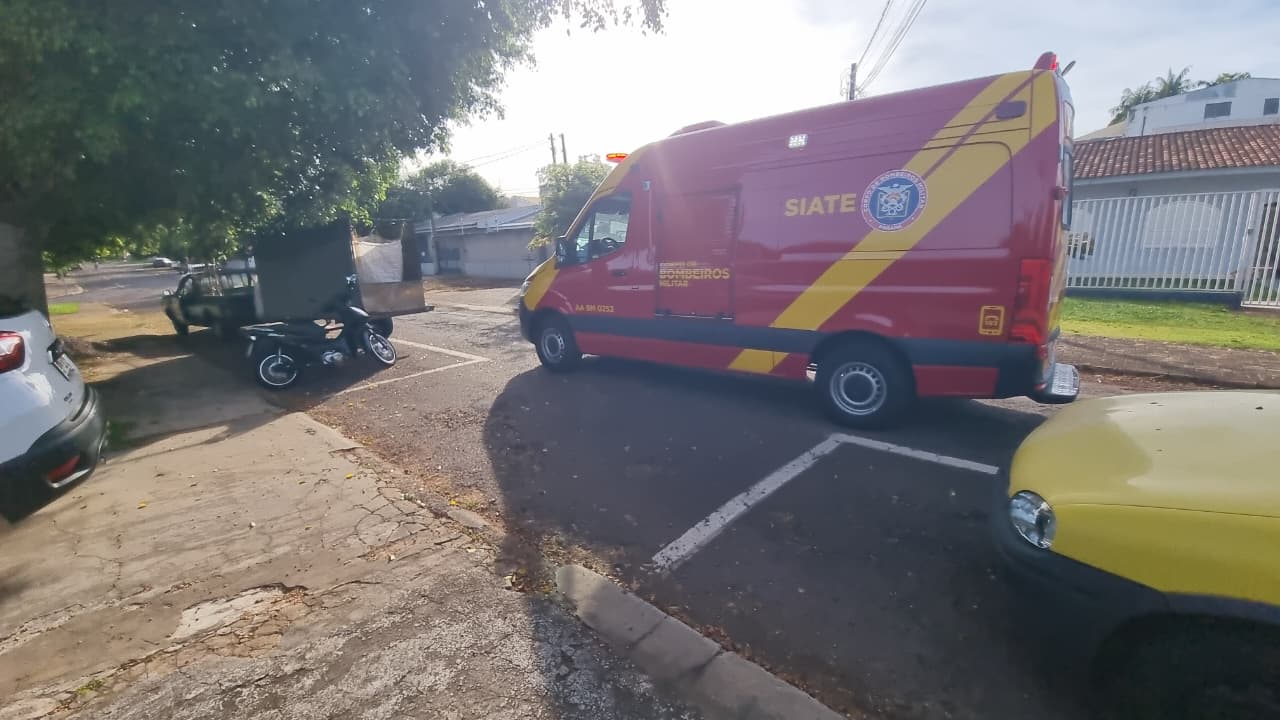 Motociclista fica ferido após colidir contra carretinha em Cascavel