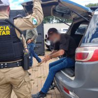 Imagem referente a Homem de 75 anos é preso após tentar levar criança de 5 anos pela mão no Centro de Cascavel