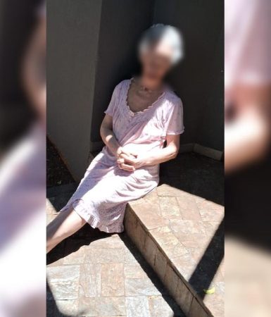 Imagem referente a Vídeo mostra idosa exposta ao sol como 